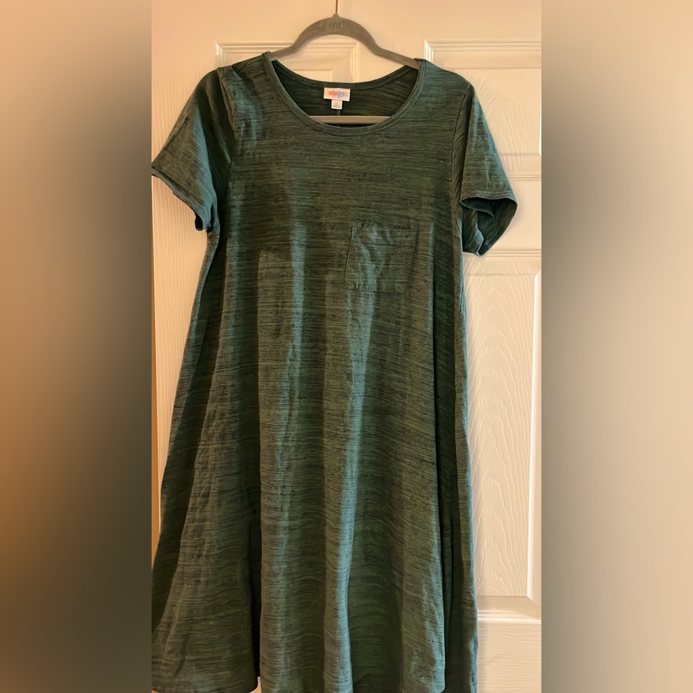 Carly Dress - Large. Soft & flowy. Fits sizes 12-16 women.